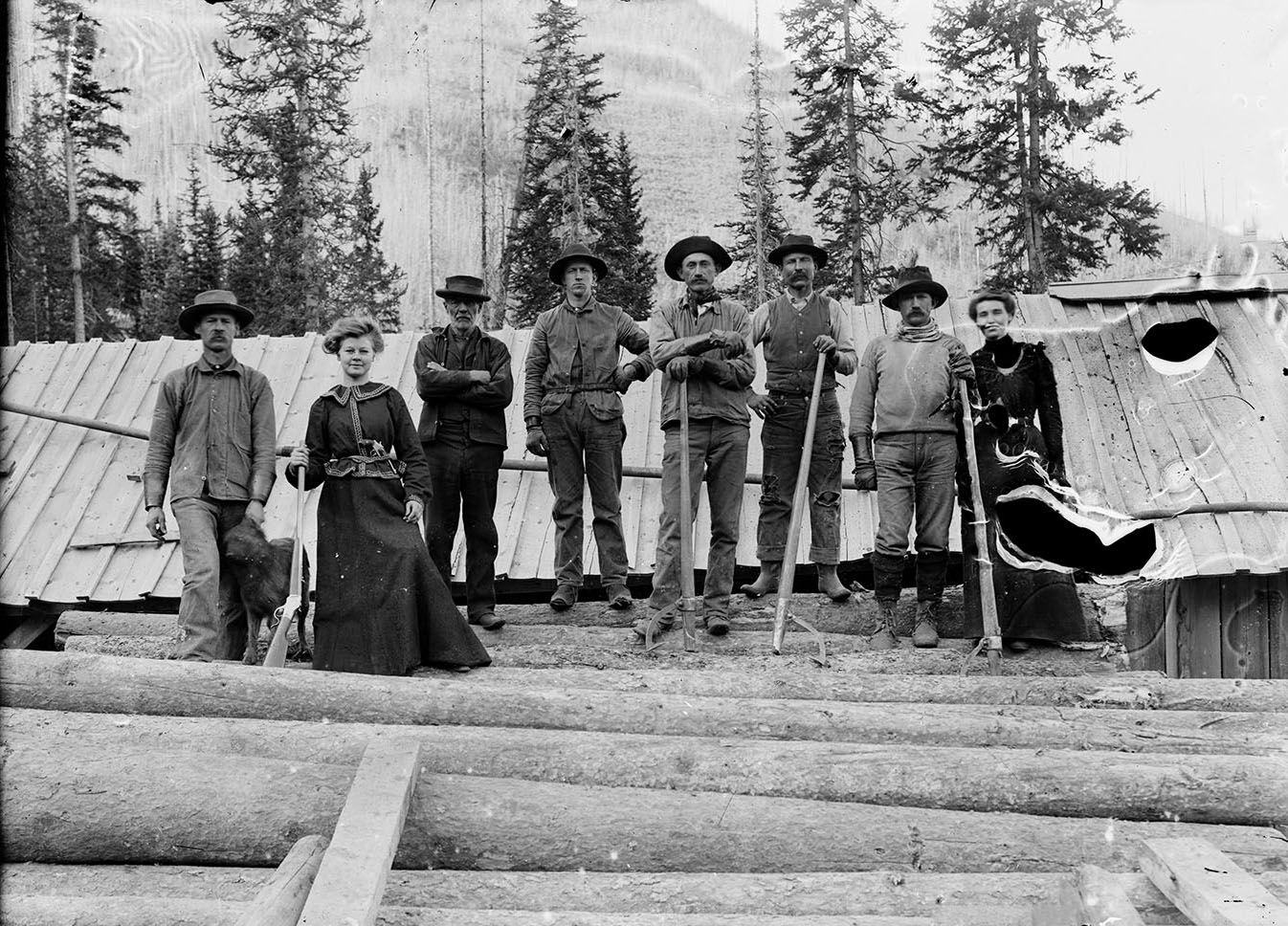 1974.110.0335_Sawmill Crew, 1900-